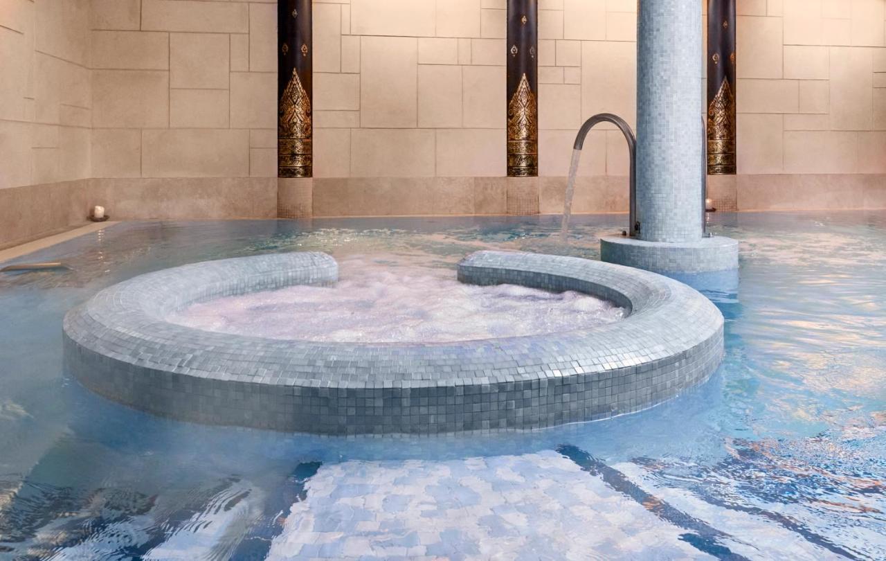 Careys Manor Hotel & Senspa Брокенхърст Екстериор снимка