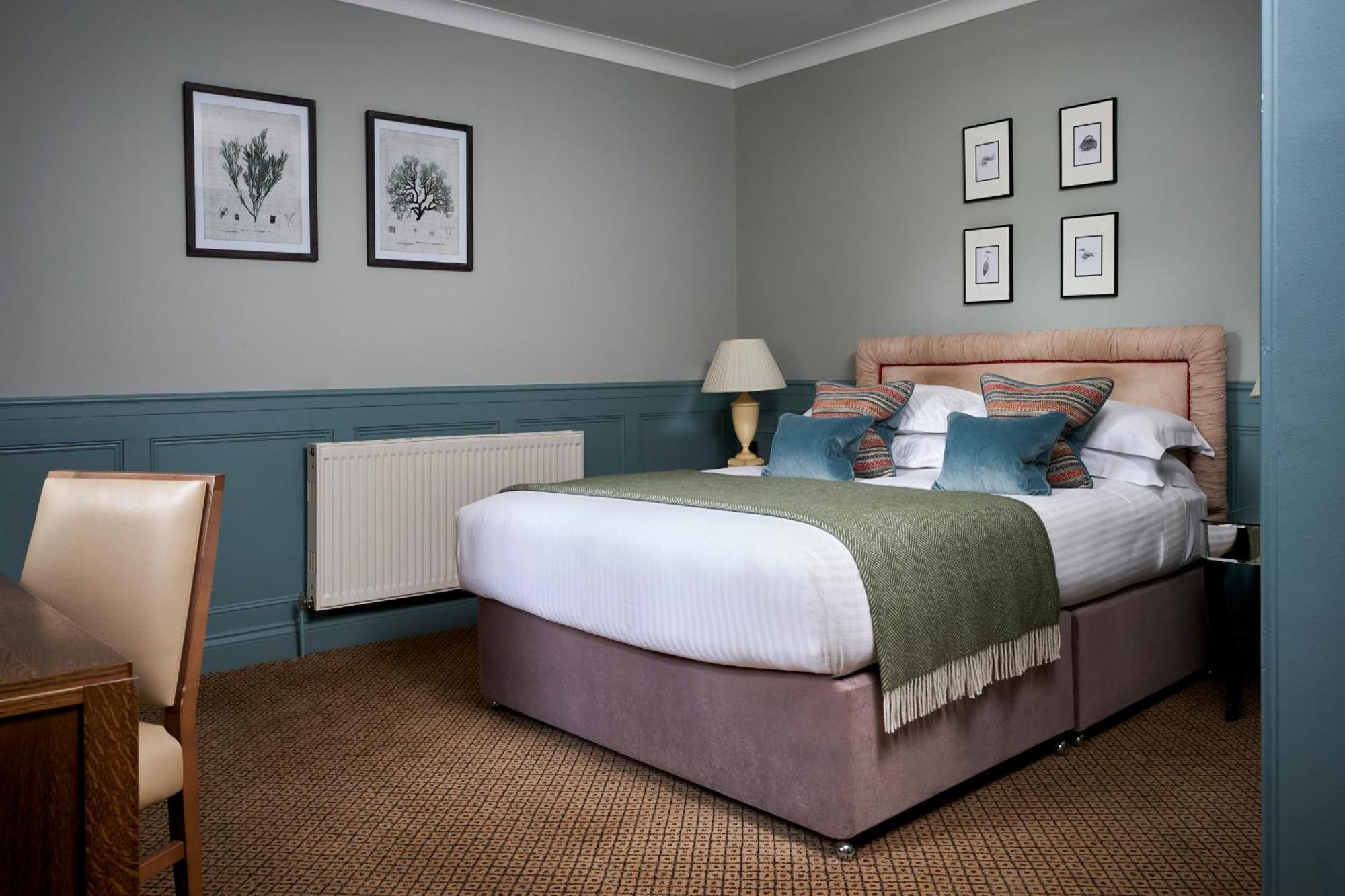 Careys Manor Hotel & Senspa Брокенхърст Стая снимка